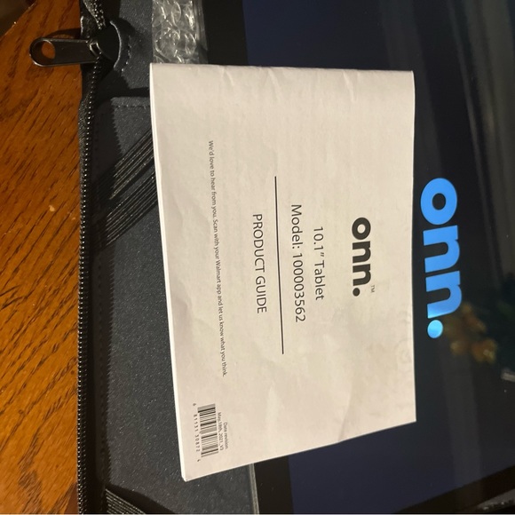 ONN 10.1 TABLET WITH NEW LEATHER CASE BRAND NEW - Picture 4 of 8